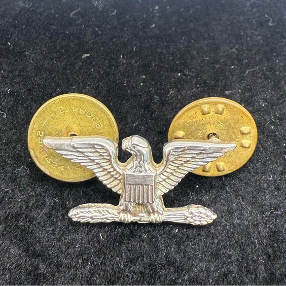 VIETNAM WAR US MARINE CORPS COLONEL 🦅 EAGLE INSIGNIA MEYER USMC pin - Picture 1 of 2